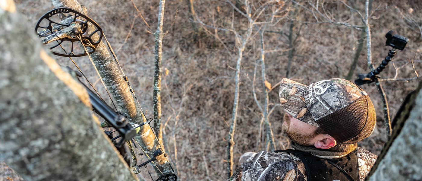 Watch Midwest Whitetail CarbonTV